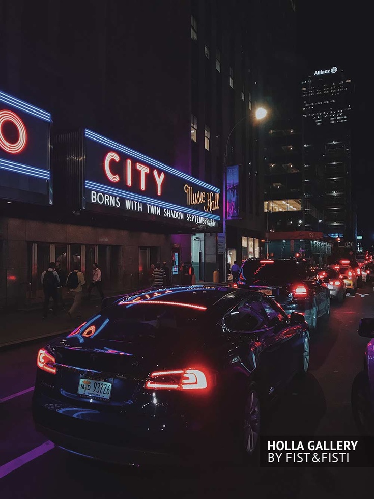 Radio City в вечернем Нью-Йорке. Фото постер
