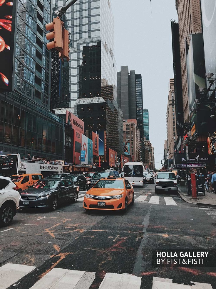 Нью-Йоркское такси. Небоскребы в перспективе. Фото картина