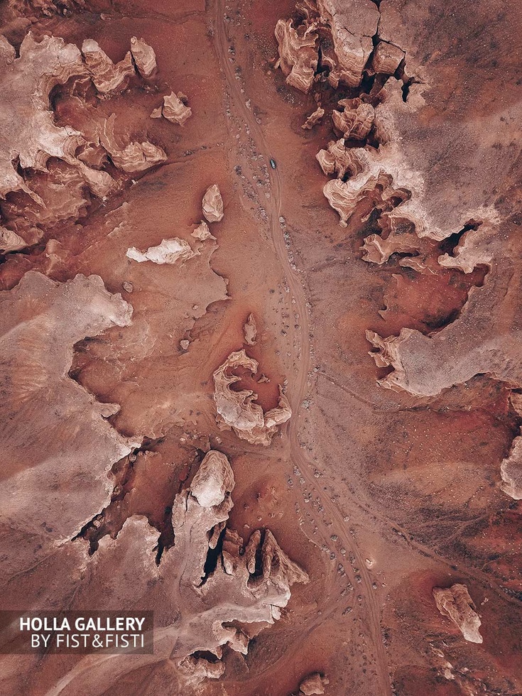 Вид сверху на Чарынский каньон, фото на дрон