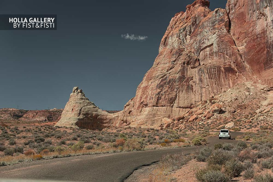 Дорога через скалы штата Utah. Пустыня, небо, авто, путешествие, принт