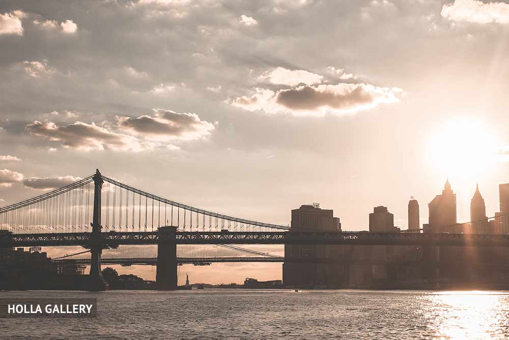 Бруклинский мост издалека фото с воды