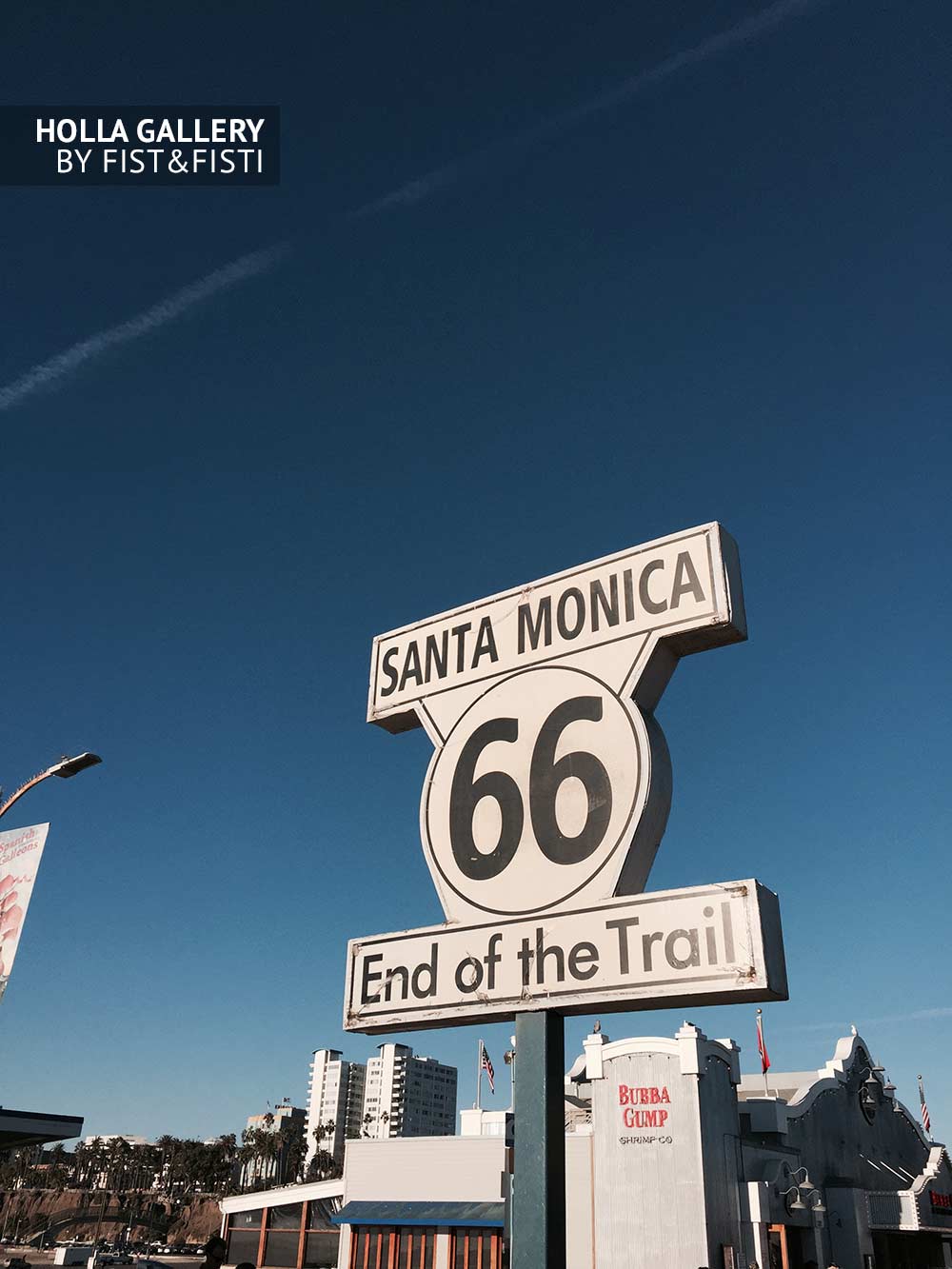 Знак End of the Trail 66 в Santa Monica, США