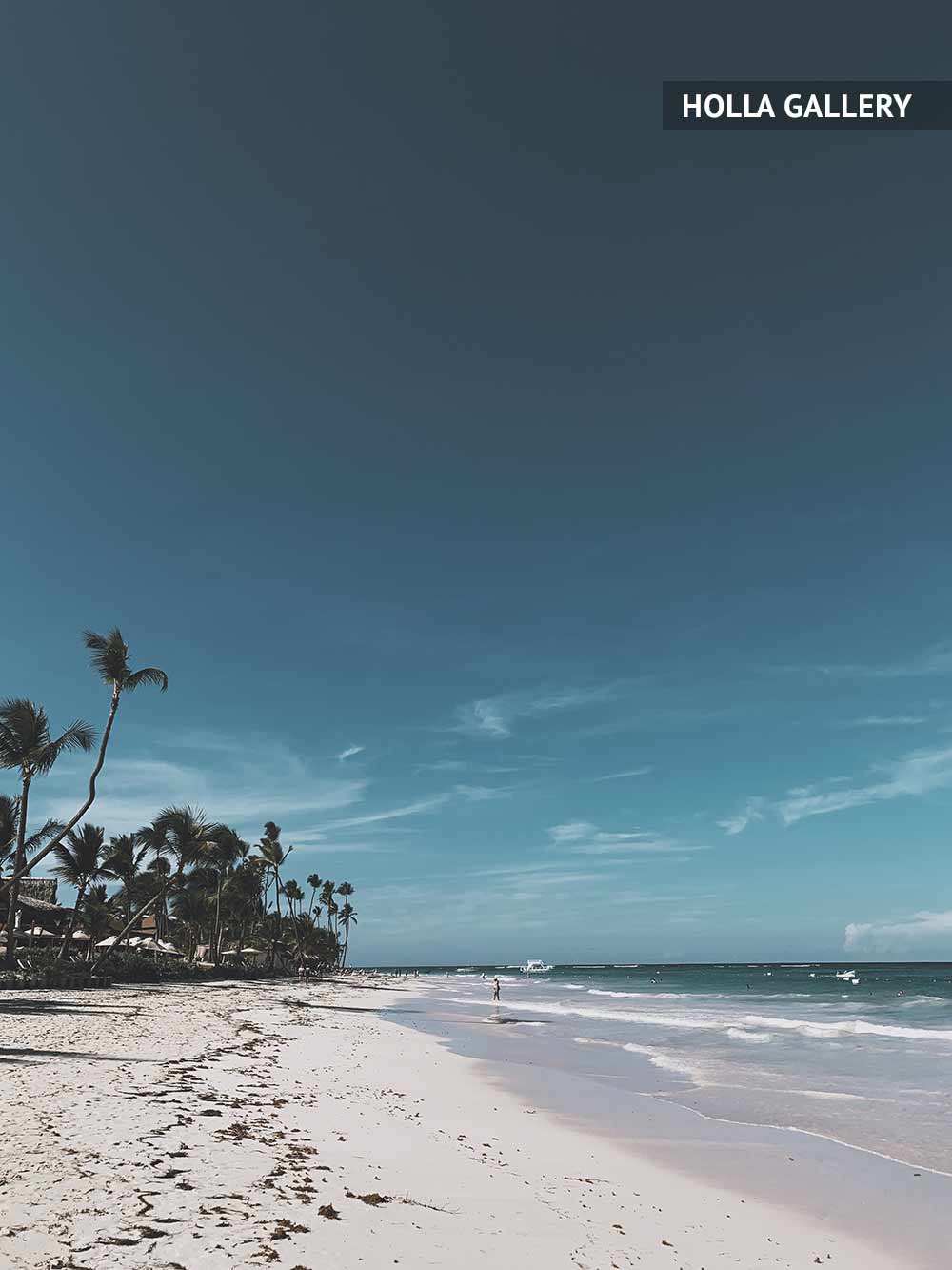 Пляж с пальмами в Доминикане