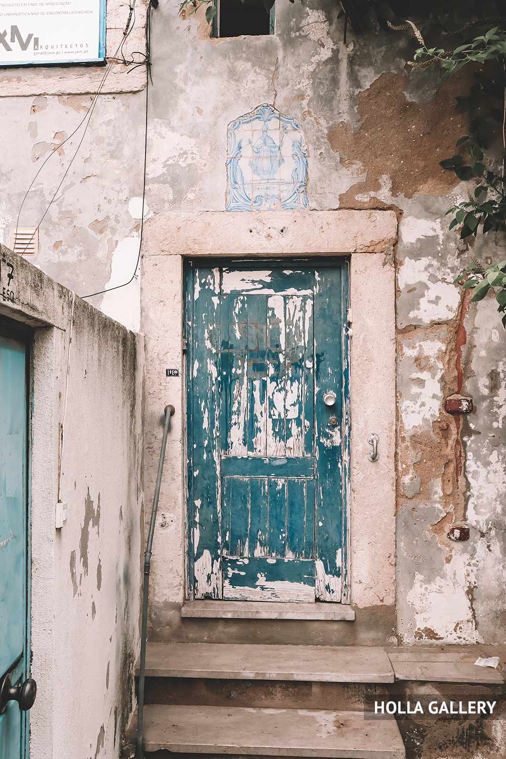 Старая голубая дверь Лиссабона